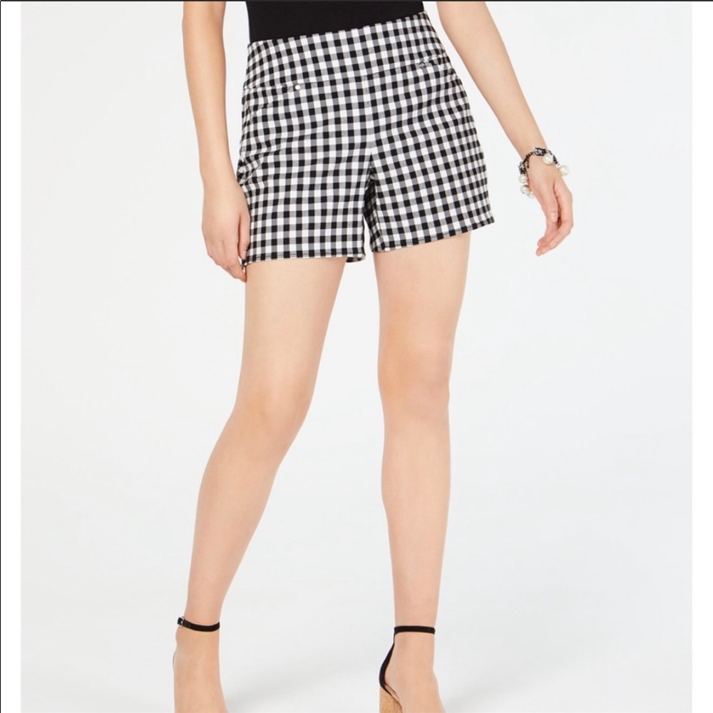💯✅I.N.C BLK & WHITE PULLON SHORTS Sz. 14